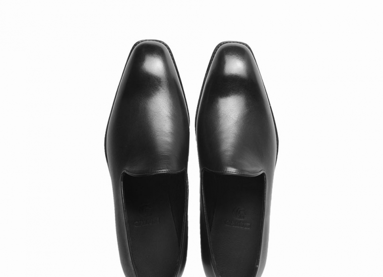 Black Whole Cut Loafer RU