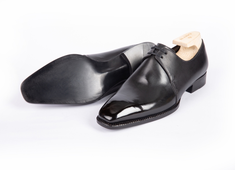 Derby 2 Eyelets Black - LE