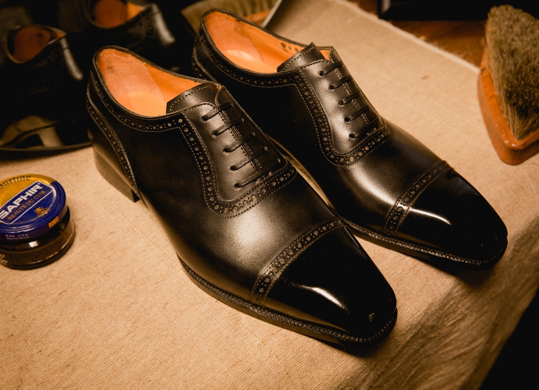 Black Adelaide Oxford LE