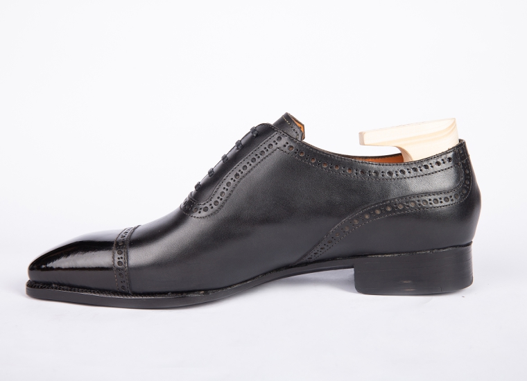 Black Adelaide Oxford LE