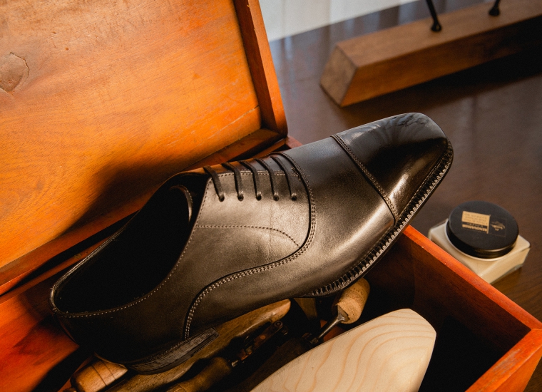 Black Cap Toe Oxford LE