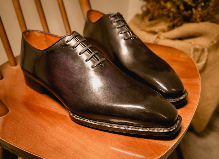 Black Whole Cut Oxford LE