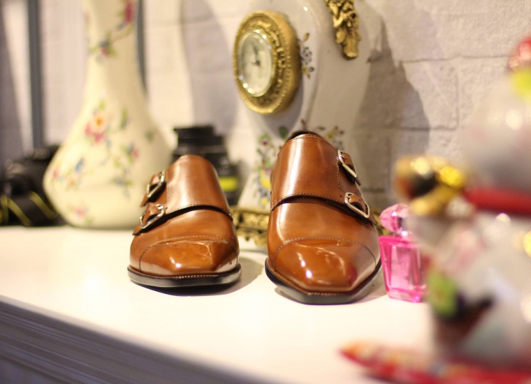 Double Monkstrap Light Brown LE