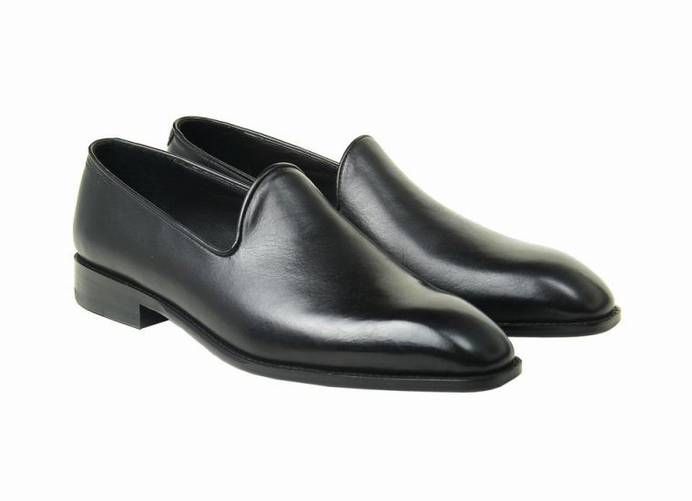 Black Whole Cut Loafer RU